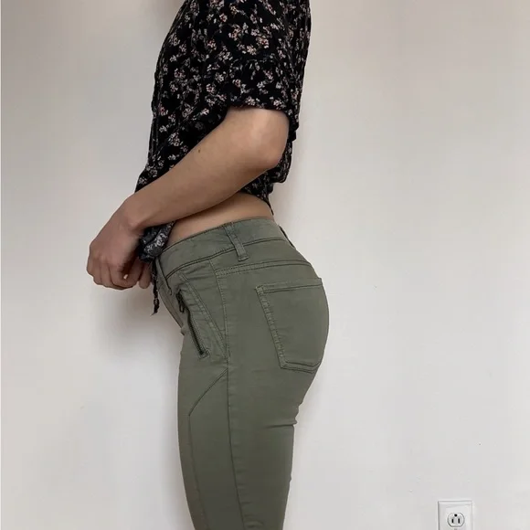 Low rise olive pants - Picture 4 of 16